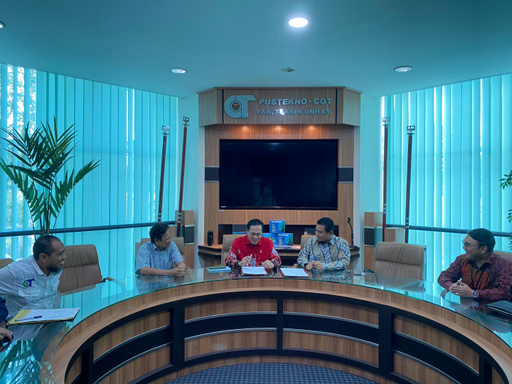 The Faculty of Engineering Signs a Memorandum of Understanding on Cooperation with PLN’s South Sulawesi Construction Headquarters.